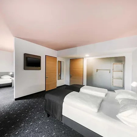 B&B Hotel Dessau מלון